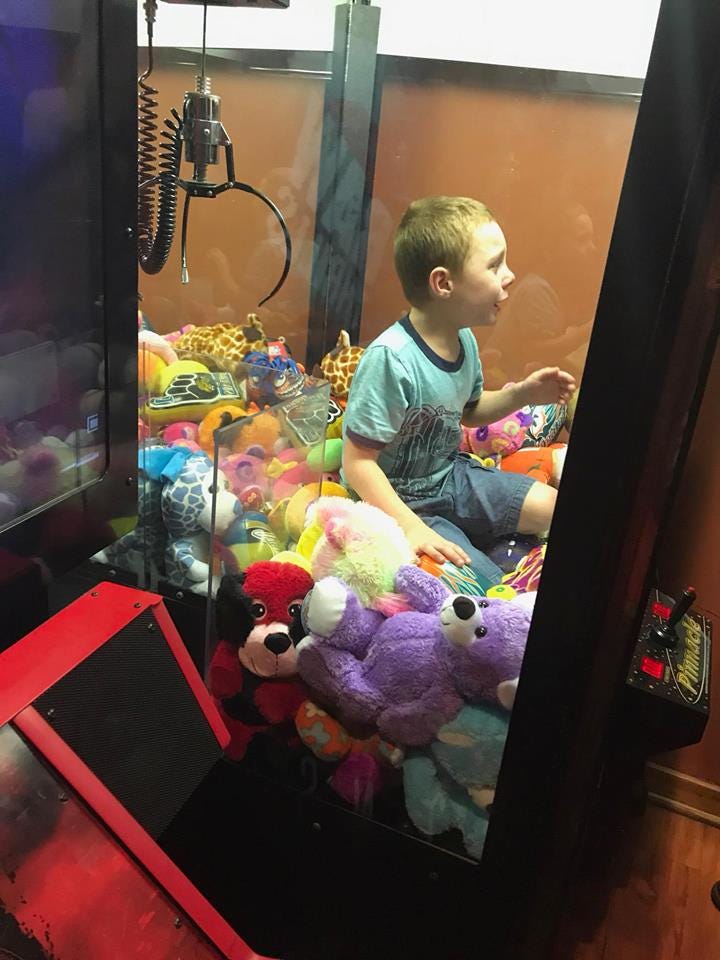 kids toy claw machine